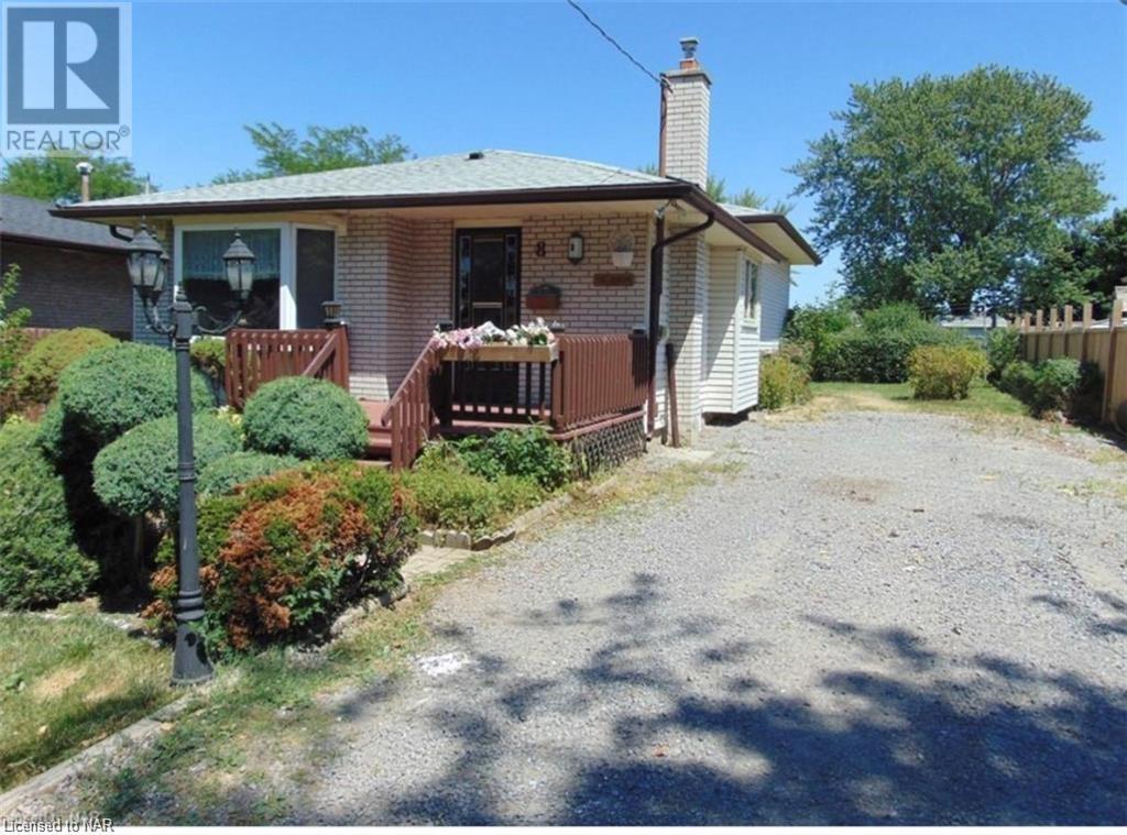 8 Huntley Crescent, St. Catharines, Ontario  L2M 6E6 - Photo 3 - 40525429