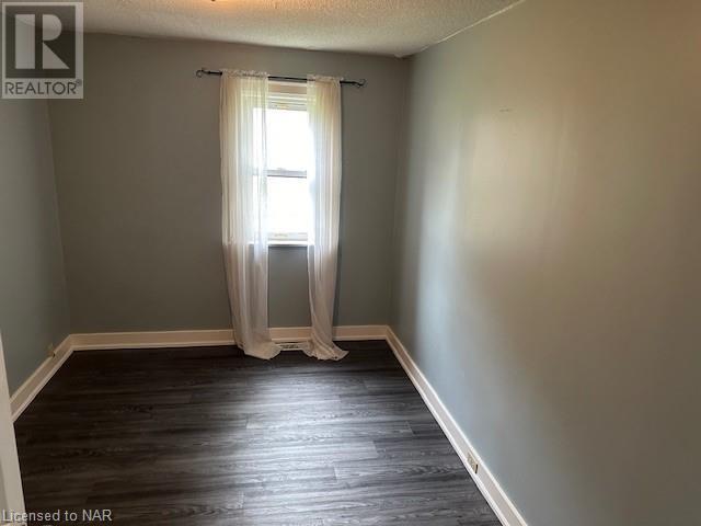 6152 Carlton Avenue, Niagara Falls, Ontario  L2G 5J9 - Photo 5 - 40525526