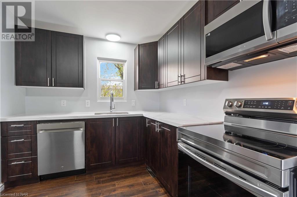 131 Rockwood Avenue Unit# 32, St. Catharines, Ontario  L2P 3K4 - Photo 5 - 40525546