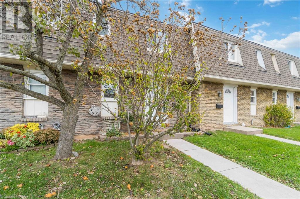 131 Rockwood Avenue Unit# 32, St. Catharines, Ontario  L2P 3K4 - Photo 3 - 40525537