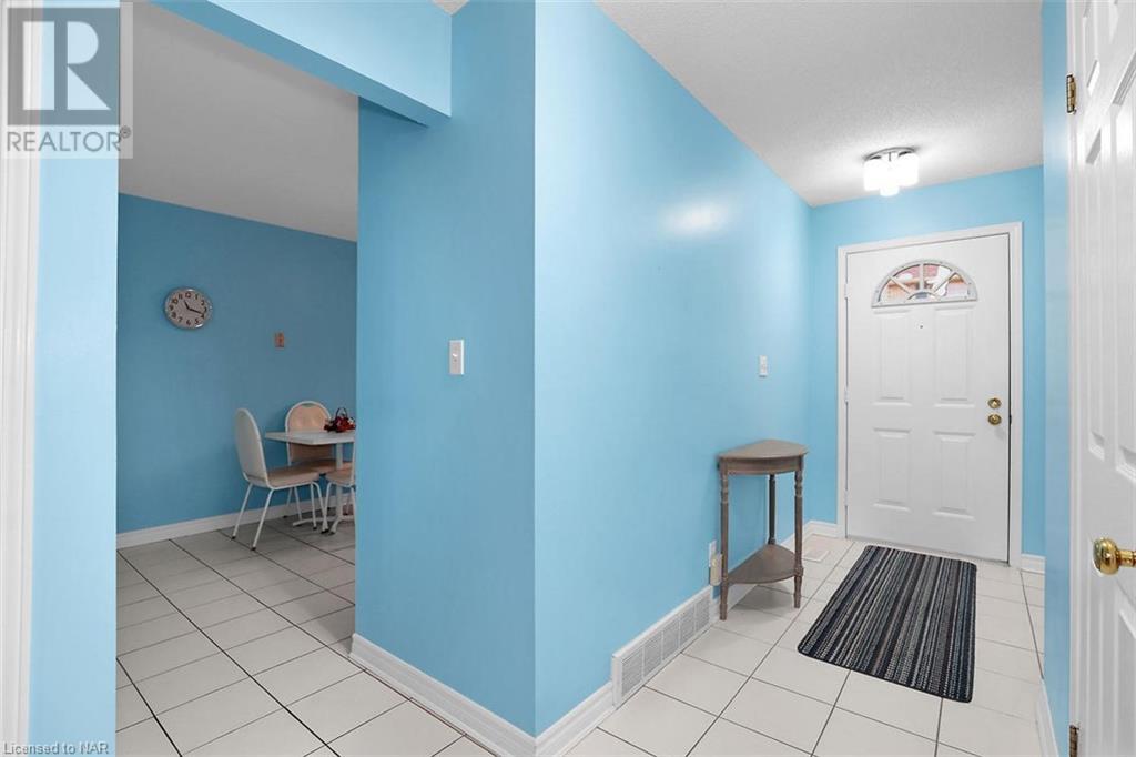 7470 Monastery Drive Unit# 28, Niagara Falls, Ontario  L2H 3B3 - Photo 4 - 40524156