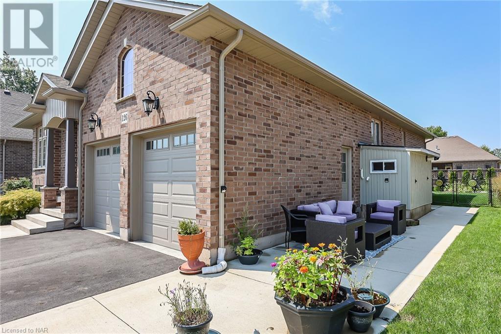 126 Hampton Avenue, Port Colborne, Ontario  L3K 5S7 - Photo 2 - 40524547