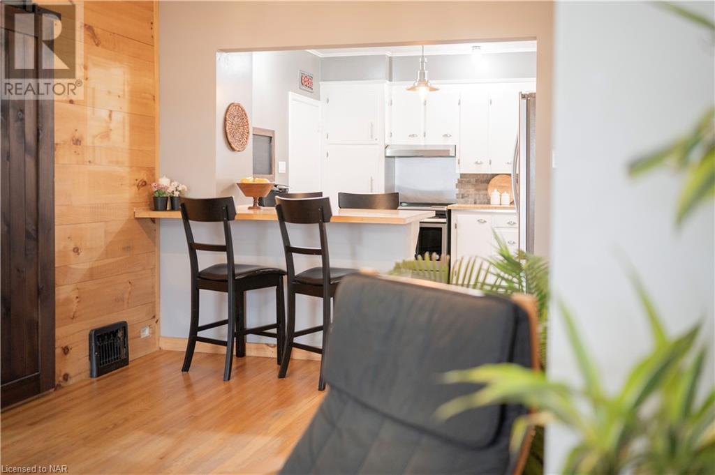 148 York Street, St. Catharines, Ontario  L2R 6E7 - Photo 6 - 40523033