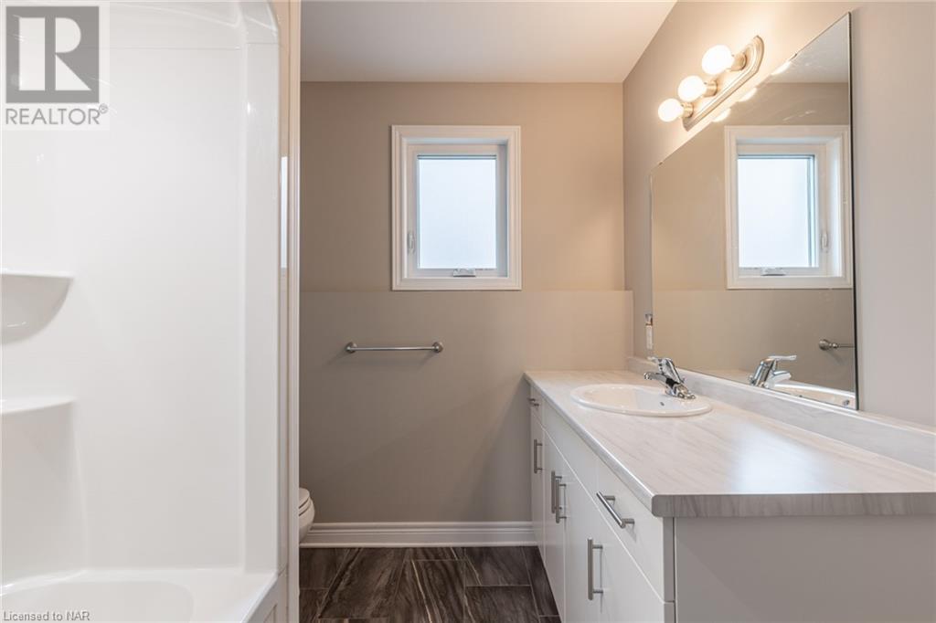 4 Ivy Court, Thorold, Ontario  L2V 4N9 - Photo 18 - 40522641