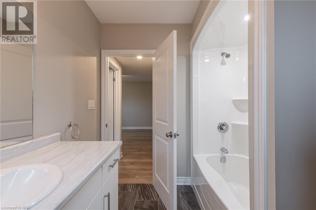 4 Ivy Court, Thorold, Ontario  L2V 4N9 - Photo 19 - 40522641