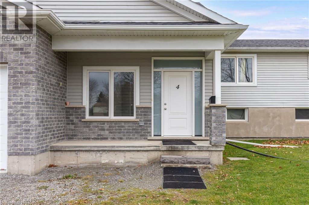 4 Ivy Court, Thorold, Ontario  L2V 4N9 - Photo 3 - 40522641