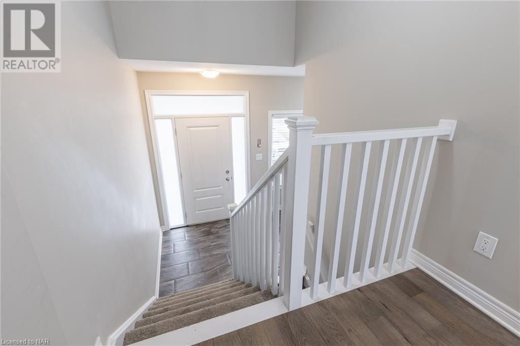 4 Ivy Court, Thorold, Ontario  L2V 4N9 - Photo 4 - 40522641