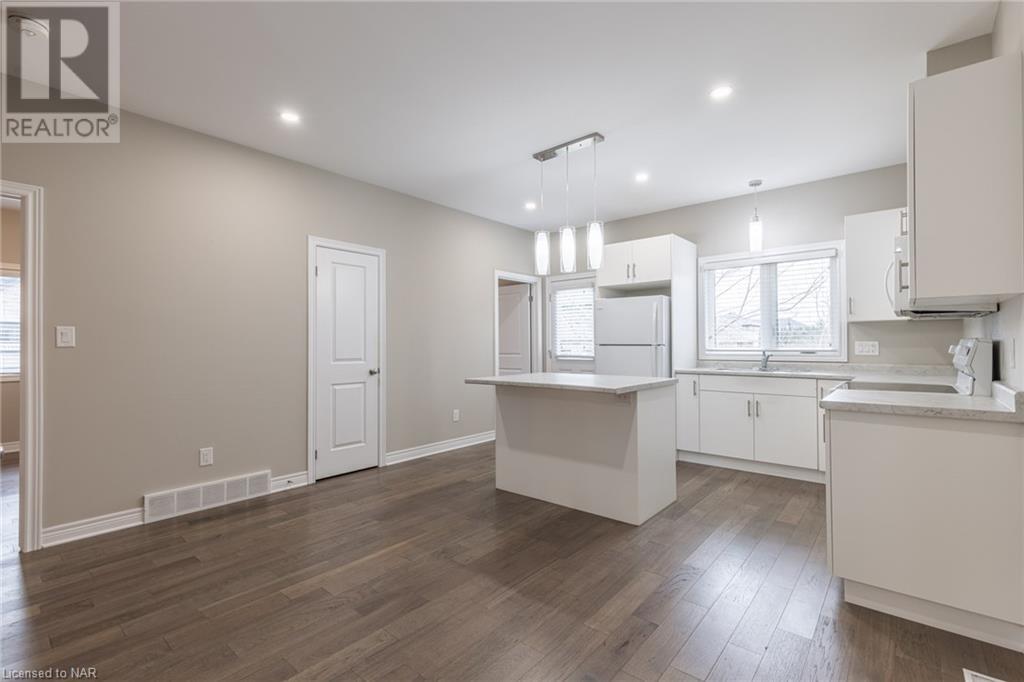 4 Ivy Court, Thorold, Ontario  L2V 4N9 - Photo 5 - 40522641