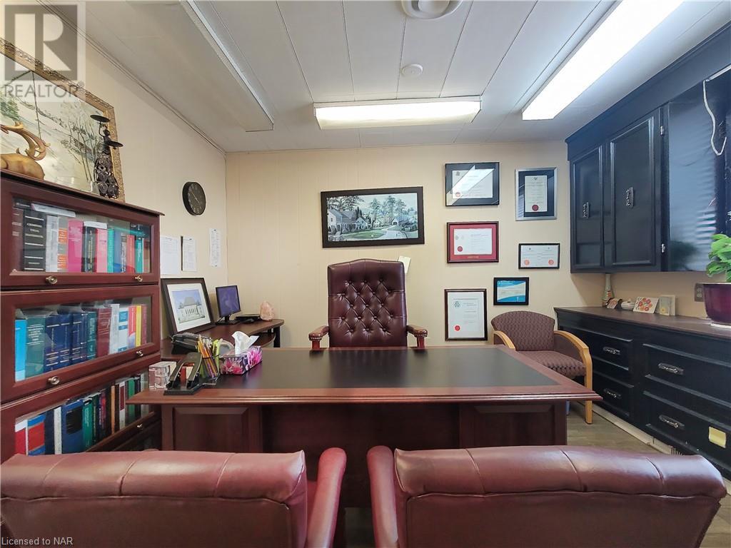48 Carlisle Street, St. Catharines, Ontario  L2R 4H4 - Photo 12 - 40525710