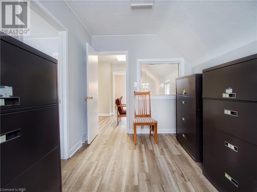 48 Carlisle Street, St. Catharines, Ontario  L2R 4H4 - Photo 16 - 40525710