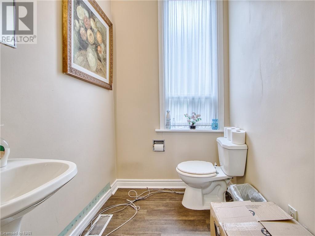 48 Carlisle Street, St. Catharines, Ontario  L2R 4H4 - Photo 17 - 40525710