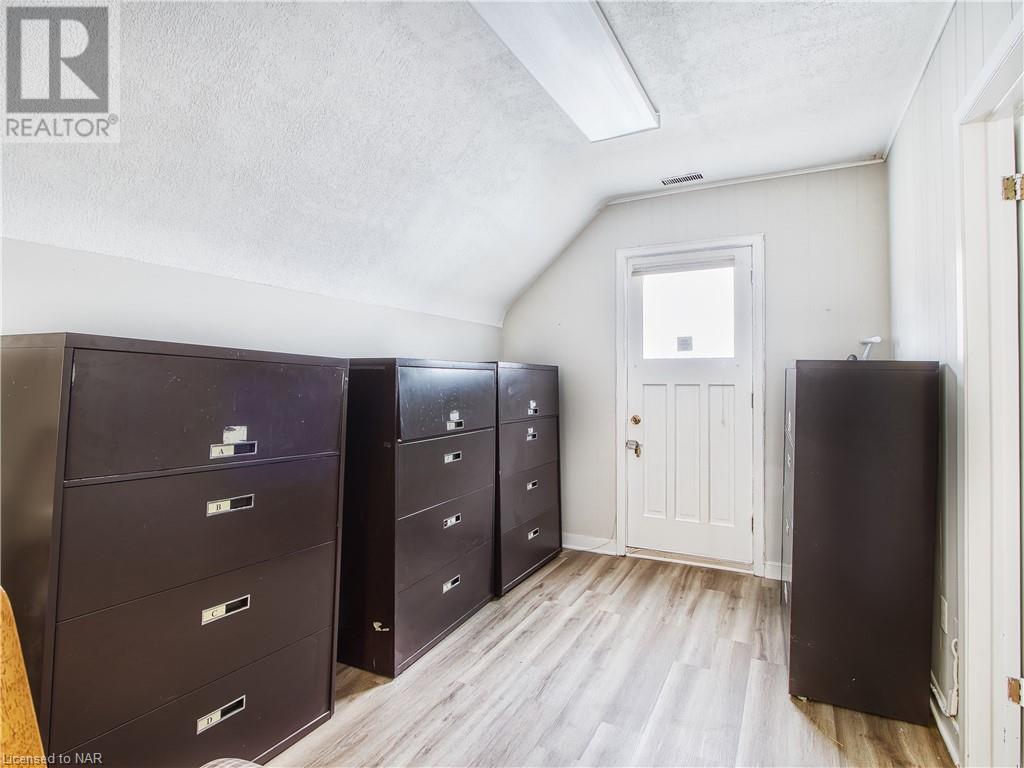 48 Carlisle Street, St. Catharines, Ontario  L2R 4H4 - Photo 18 - 40525710