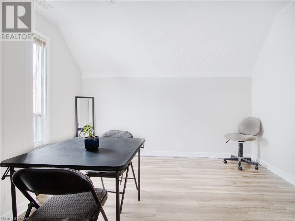 48 Carlisle Street, St. Catharines, Ontario  L2R 4H4 - Photo 26 - 40525710