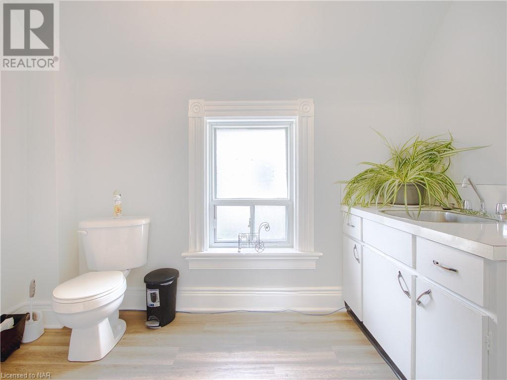 48 Carlisle Street, St. Catharines, Ontario  L2R 4H4 - Photo 28 - 40525710