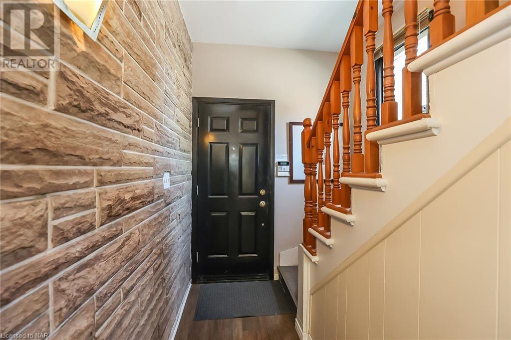 48 Carlisle Street, St. Catharines, Ontario  L2R 4H4 - Photo 7 - 40525710