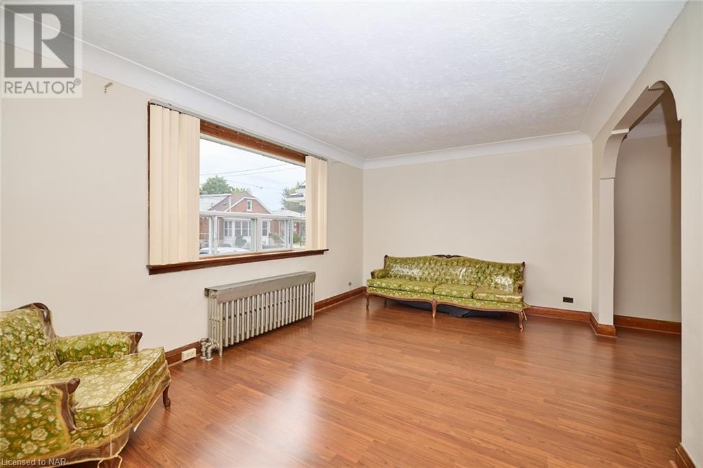 223 Niagara Street, St. Catharines, Ontario  L2M 4V3 - Photo 3 - 40525785