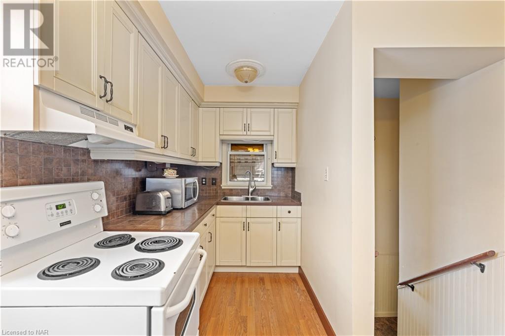 5932 Vine Street, Niagara Falls, Ontario  L2J 1L1 - Photo 11 - 40523600
