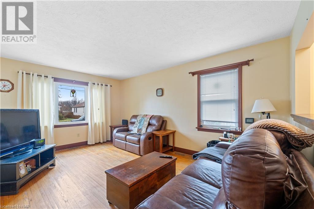 5932 Vine Street, Niagara Falls, Ontario  L2J 1L1 - Photo 3 - 40523600