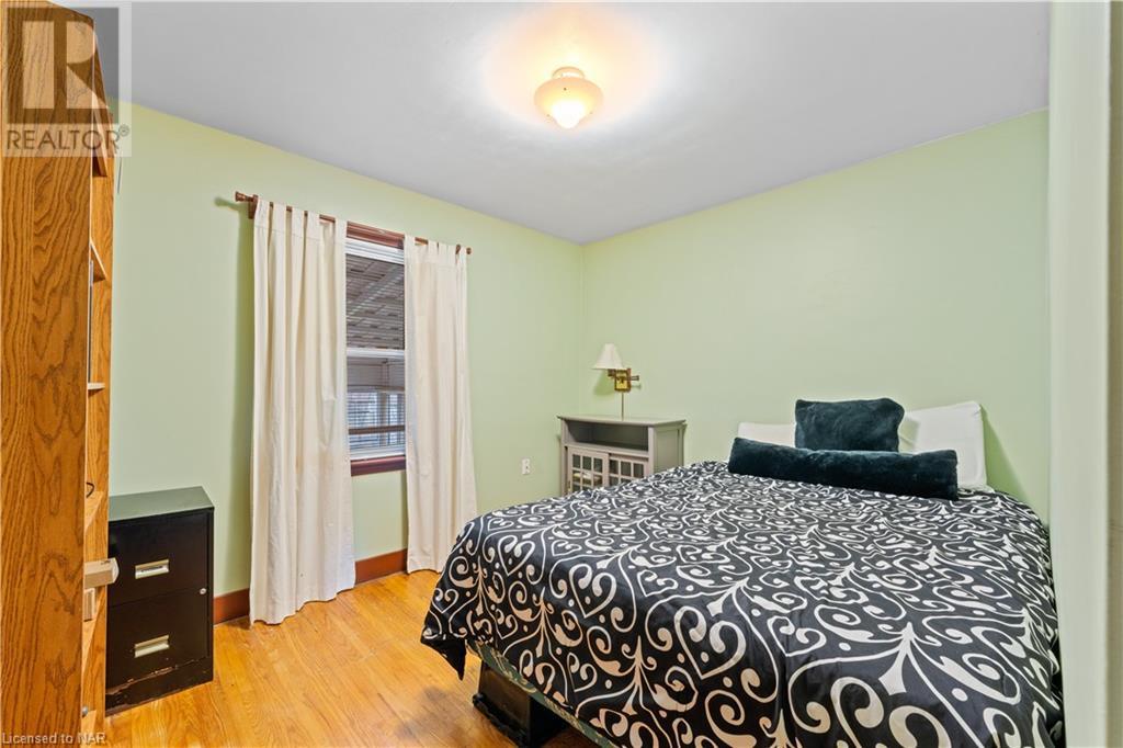 5932 Vine Street, Niagara Falls, Ontario  L2J 1L1 - Photo 5 - 40523600