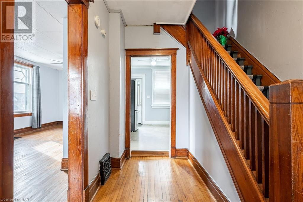 61 York Street, St. Catharines, Ontario  L2R 6C6 - Photo 10 - 40522639