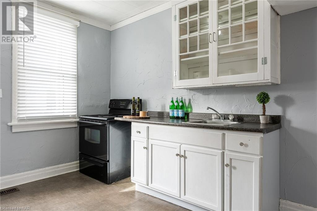 61 York Street, St. Catharines, Ontario  L2R 6C6 - Photo 18 - 40522639