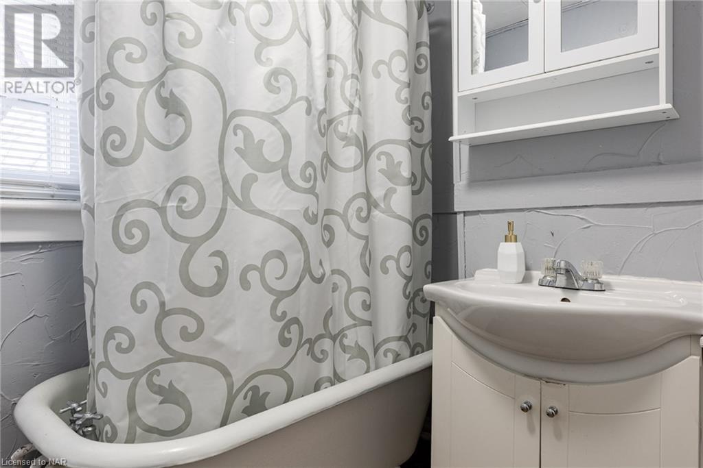 61 York Street, St. Catharines, Ontario  L2R 6C6 - Photo 23 - 40522639
