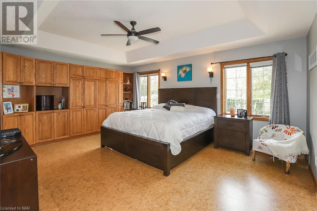 2205 Mewburn Road, Niagara Falls, Ontario  L2E 6S4 - Photo 14 - 40525461