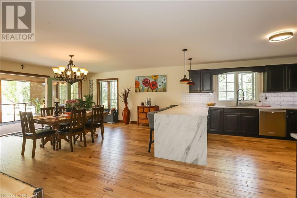 2205 Mewburn Road, Niagara Falls, Ontario  L2E 6S4 - Photo 9 - 40525461