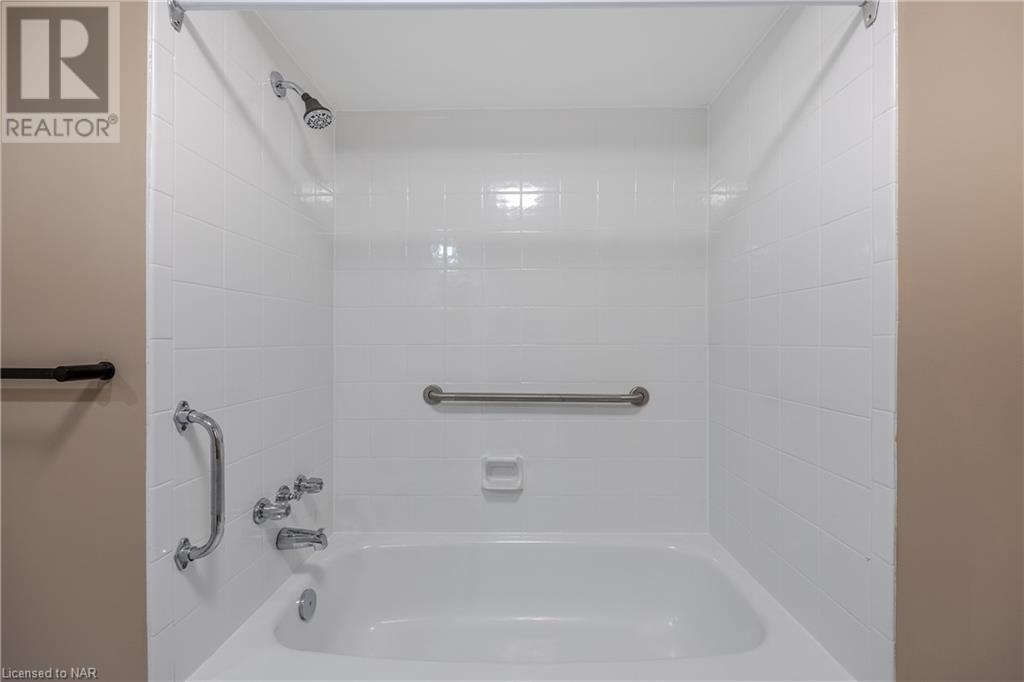 7 Dobbie Road, Thorold, Ontario  L2V 4R7 - Photo 22 - 40525881