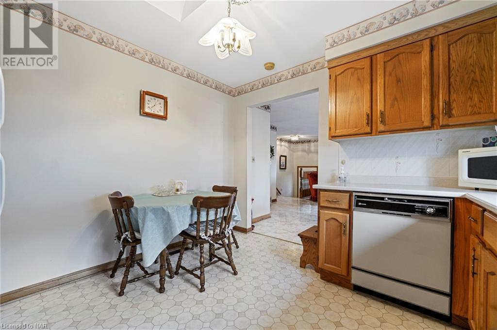 7853 Alfred Street, Niagara Falls, Ontario  L2H 2W8 - Photo 11 - 40524012