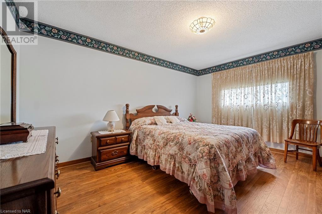 7853 Alfred Street, Niagara Falls, Ontario  L2H 2W8 - Photo 14 - 40524012