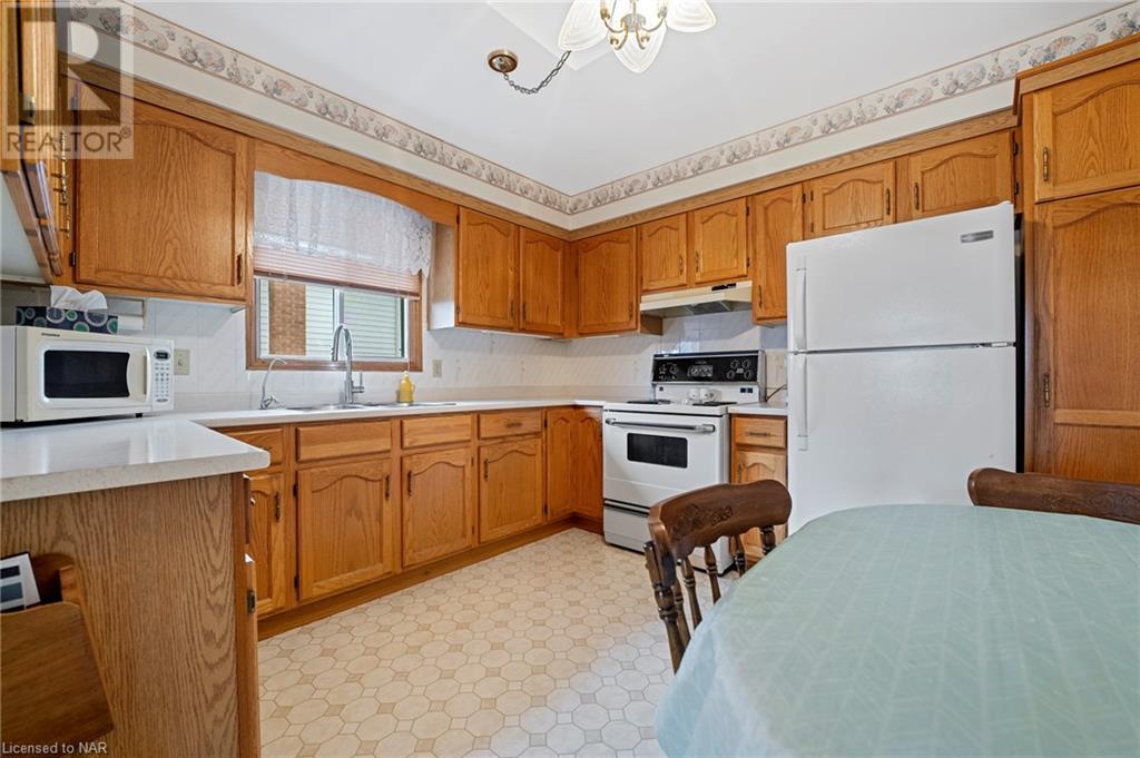 7853 Alfred Street, Niagara Falls, Ontario  L2H 2W8 - Photo 9 - 40524012