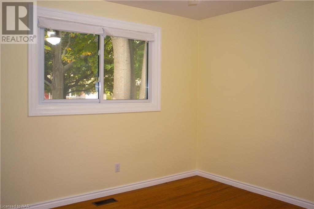 6 St. Louis Place, St. Catharines, Ontario  L2M 1K2 - Photo 11 - 40520474