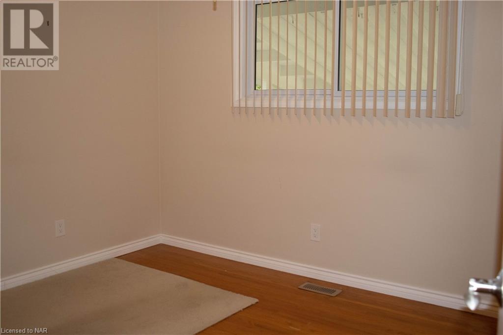 6 St. Louis Place, St. Catharines, Ontario  L2M 1K2 - Photo 14 - 40520474