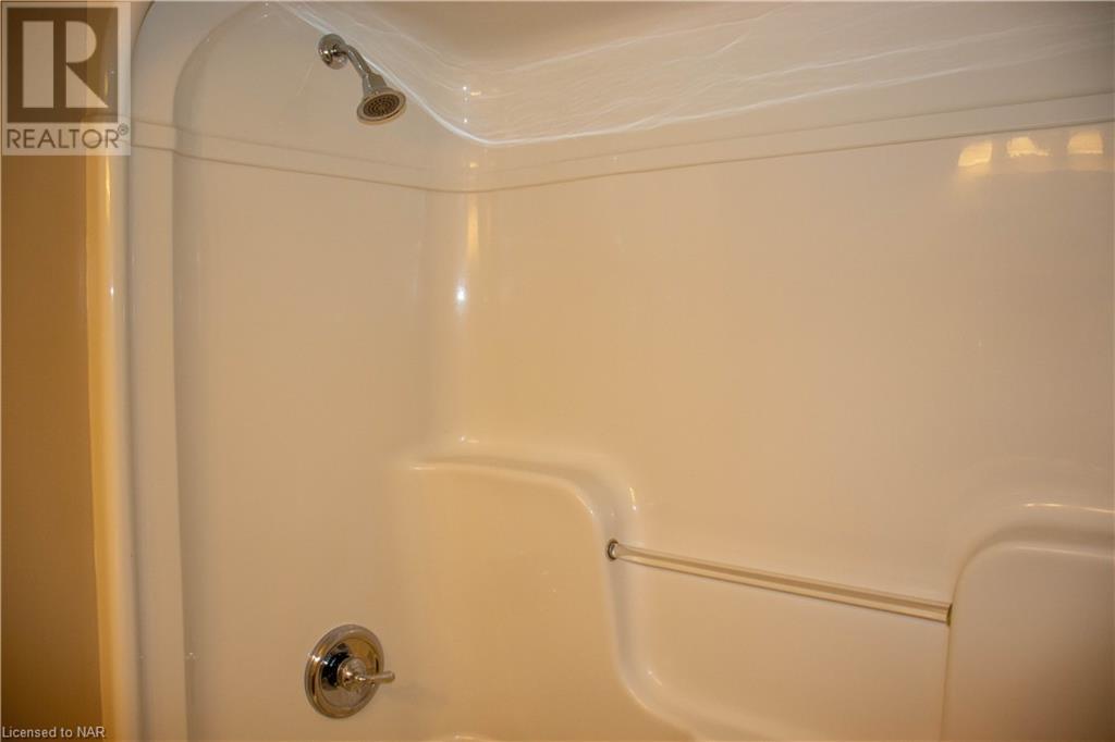 6 St. Louis Place, St. Catharines, Ontario  L2M 1K2 - Photo 23 - 40520474