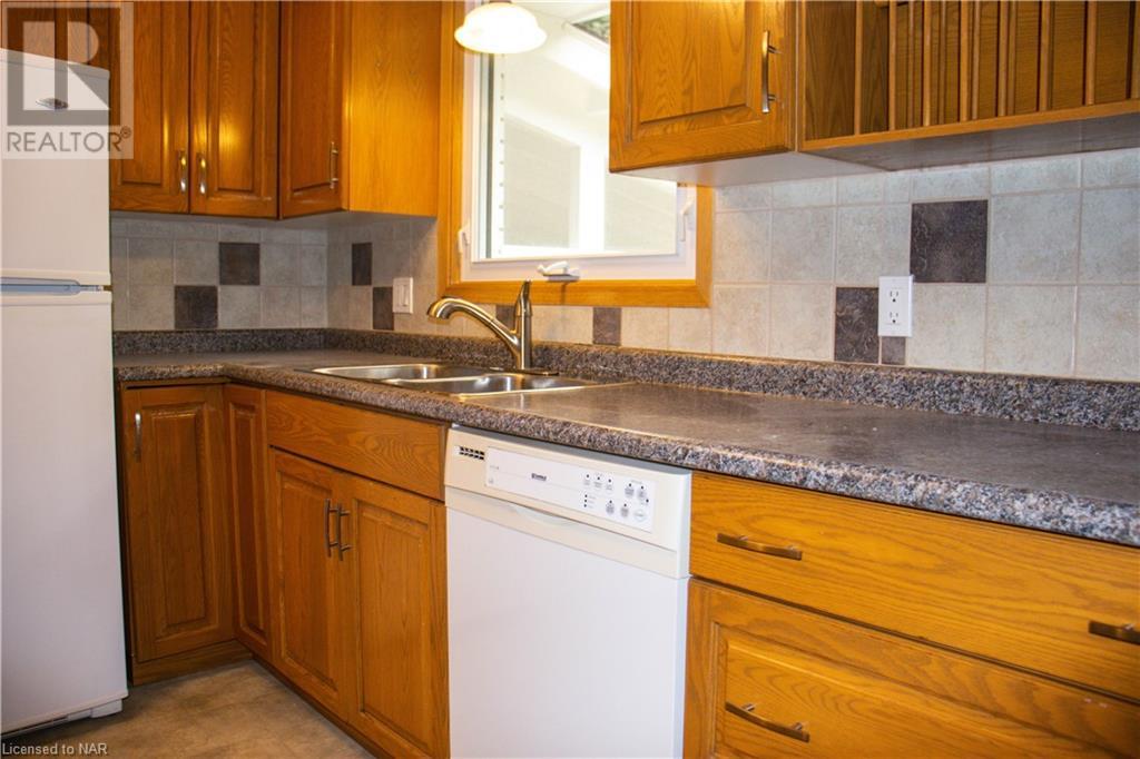 6 St. Louis Place, St. Catharines, Ontario  L2M 1K2 - Photo 27 - 40520474